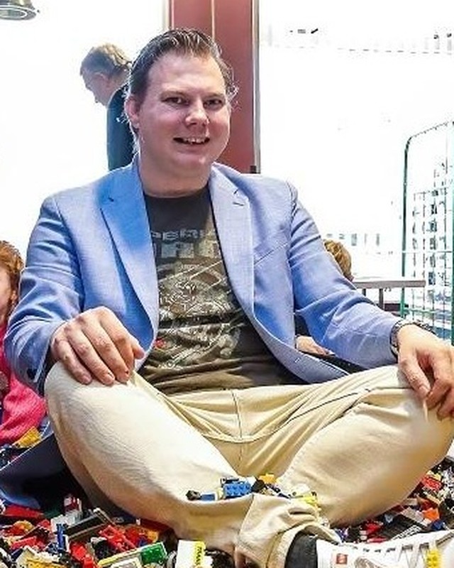 Portretfoto van Dennis, vicevoorzitter & secretaris van Stichting Blockhûs